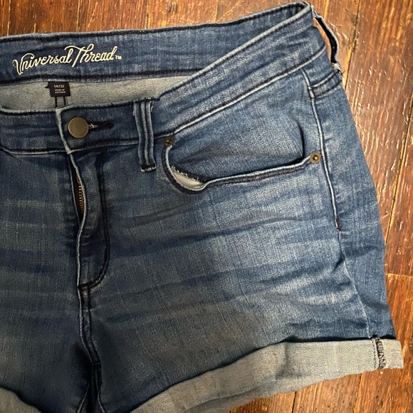 Women’s Size 14 Shorts - Picture 5 of 5